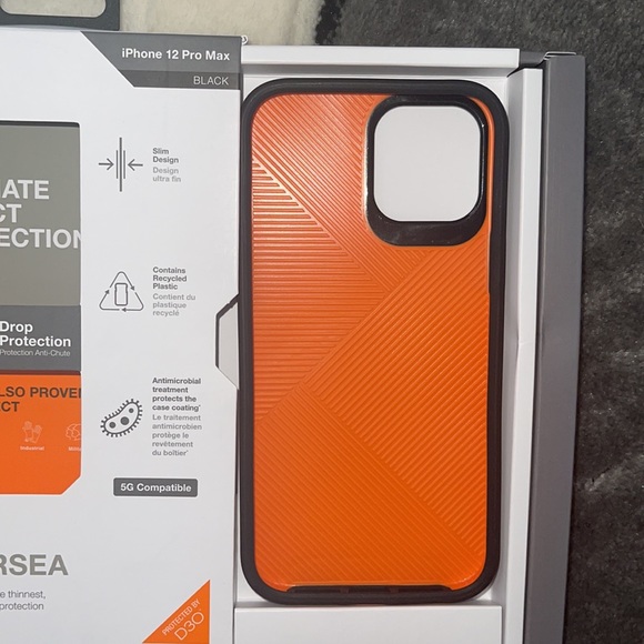 Black Gear4 Case - Picture 3 of 4